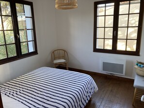 3 bedrooms, travel cot, free WiFi - Family house with garden, 400m from the beach (La Brée-les-Bains)