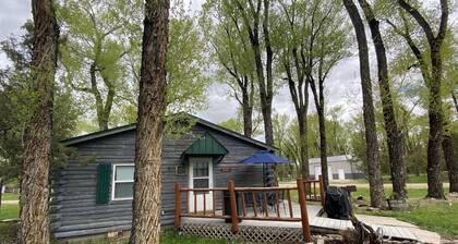 Peaceful 2-Bedroom Cabin at Buffalo Point | Firepit, Deck & Nature