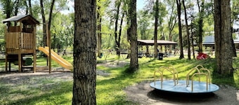 Tiny but Mighty | Jackalope Retreat Cabin in Riverside, Wyoming