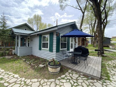 Tiny but Mighty | Jackalope Retreat Cabin in Riverside, Wyoming