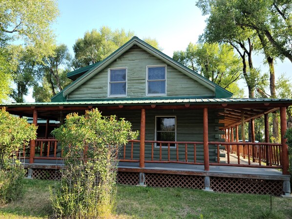 المنشأة من الخارج