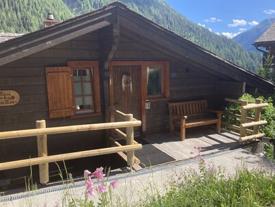 Luxury chalet with panoramic views in the Lötschental, with private carport