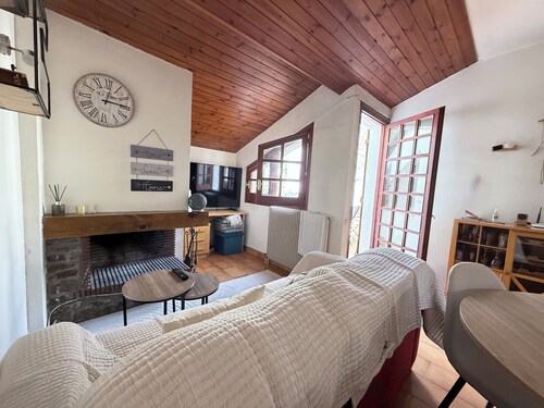 Cosy apartment, terrace, parking and ski room