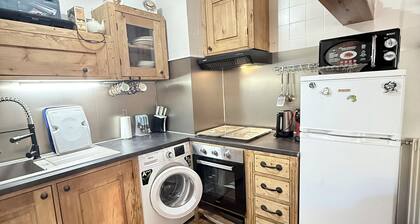 Cosy apartment, terrace, parking and ski room