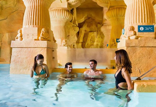 Cosy apartment, terrace, parking and ski room