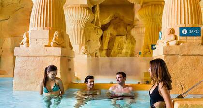 Cosy apartment, terrace, parking and ski room