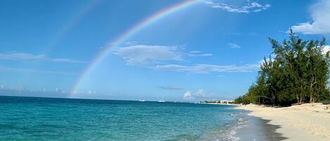 Beach nearby, sun-loungers, beach towels