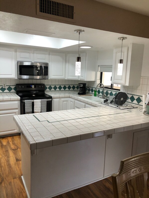 微波炉、洗碗机、茶具/咖啡用具、厨具/餐具