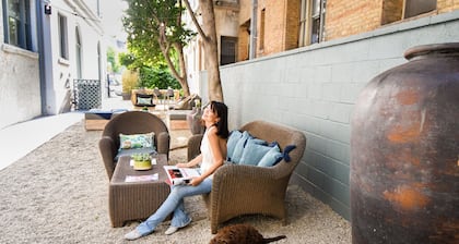 SPRING SPECIALS!! FULLY FURNISHED STUDIO!!!