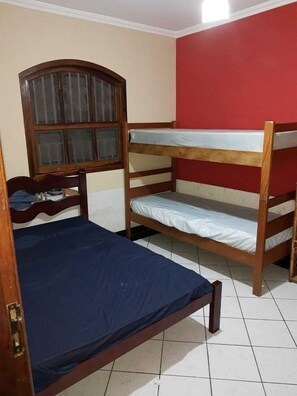 3 quartos, ferros/tábuas de passar roupa, Wi-Fi de cortesia