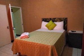 3 chambres, fer et planche Ă repasser, Wi-Fi gratuit, draps fournis