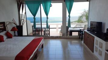 Panoraamahuone (Maurice Chevaliere) | Ilmainen Wi-Fi, vuodevaatteet