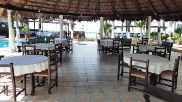 Päivittäinen tilauksen mukaan valmistettu aamiainen maksusta