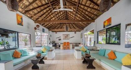 Paraiso Casa Blanca