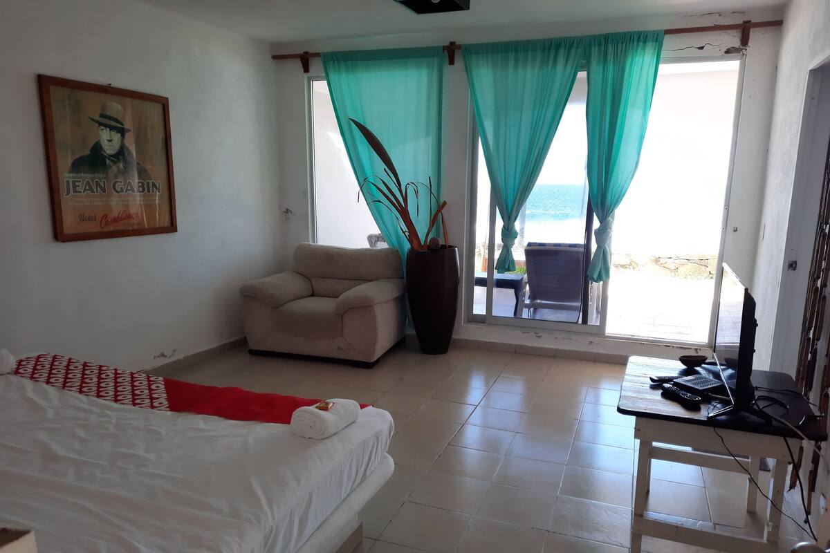 Panoramic Room (Jean Gabin) | WiFi (free), bed sheets