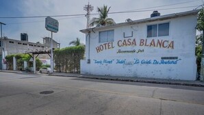 Front of property - Paraiso Casa Blanca (Acapulco)