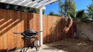 Terrace/patio - Malibu Canyon, Calabasas 1+1 Luxury Guest Suite (Calabasas)