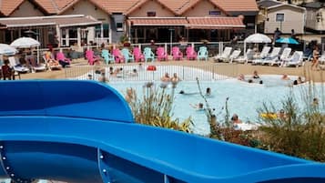 Piscina a l'aire lliure i piscina climatitzada