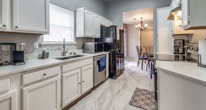 3 bedrooms & 2 full bath beautiful single family home