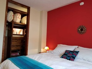 1 dormitorio, tabla de planchar con plancha, wifi gratis y ropa de cama