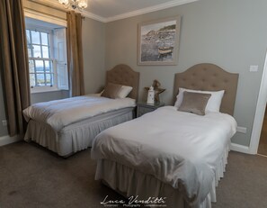 3 bedrooms, desk, iron/ironing board, travel cot
