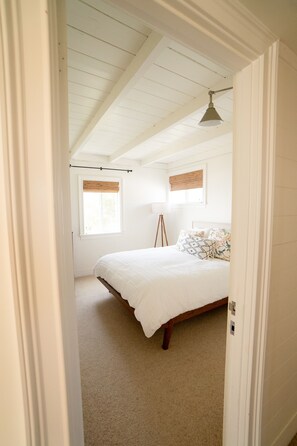 4 bedrooms, iron/ironing board, travel cot, free WiFi