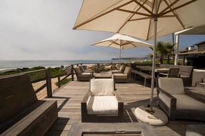 Outdoor dining - Padaro Retreat 4 BD Beach House Ocean Front (Carpinteria)
