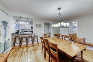 Dining - Two wonderful escapes with full kitchens, WiFi, private hot tub, & gas grill (Stowe)