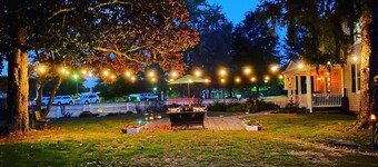 Historic Vaiden House, c.1781, on 8 acres: Modern Amenities with Old World Charm