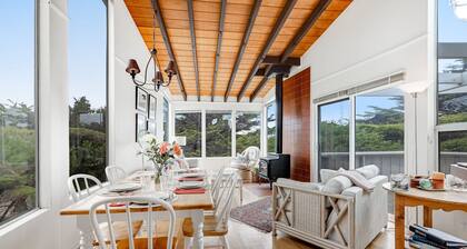 Bright Home 800 Feet from Salmon Creek Beach w/ Wood Stove & Pool Table
