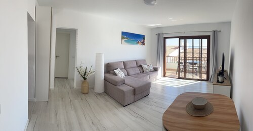 Modern 2 bedroom (70sqm2) apartment with sea view