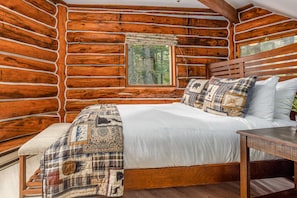 3 bedrooms, iron/ironing board, internet, bed sheets