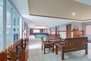 Unclassified image, 5 of 19, button - Sans Hotel Budaya Cirebon (Kesambi)