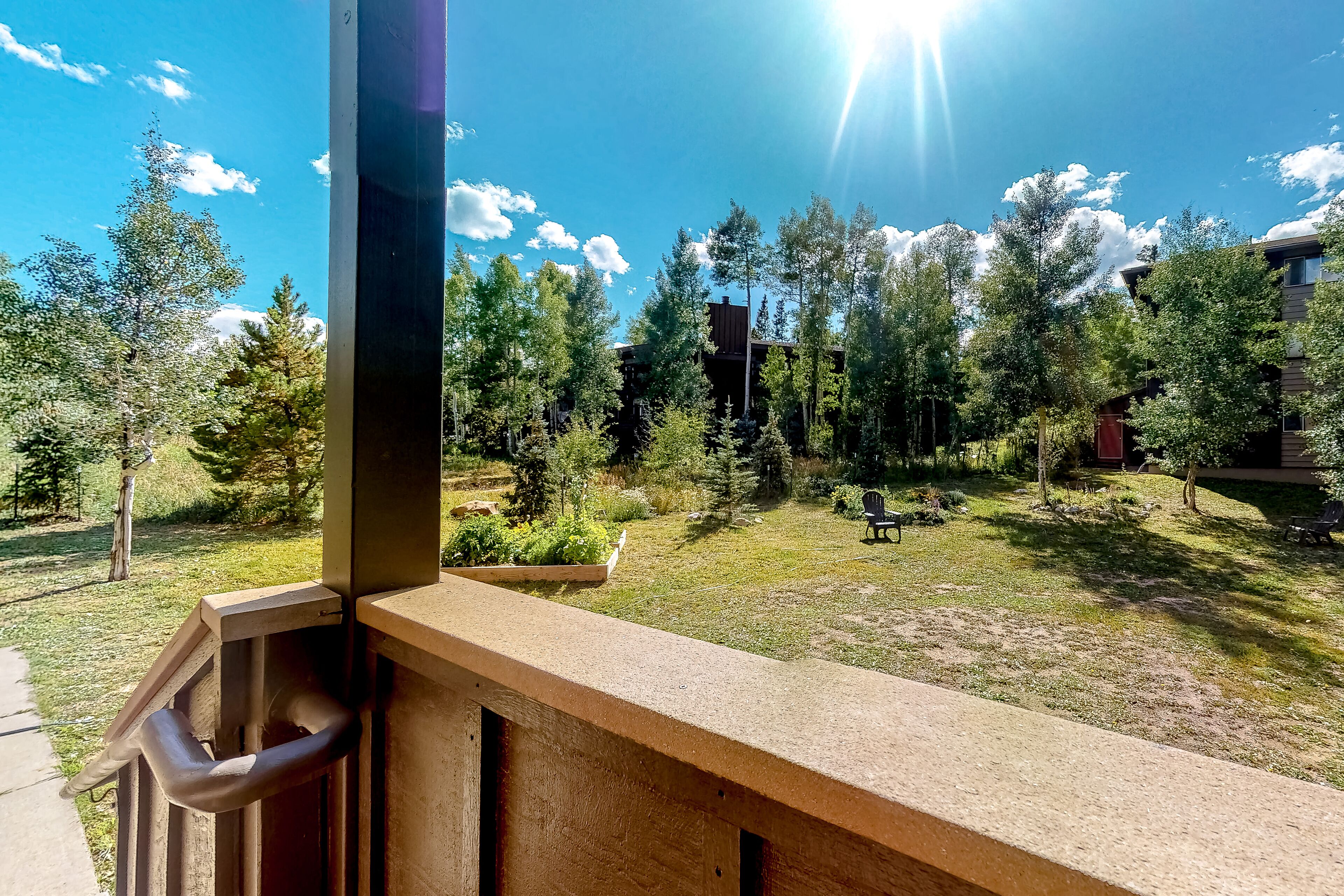 Lovely Mountain Gem W/ Full Kitchen, Fast WiFi, Easy Access to Town & Lake