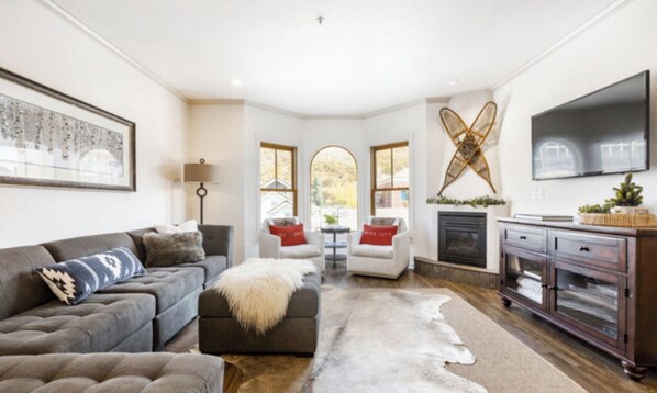 Smart TV, fireplace - Park City Epicenter (Park City)