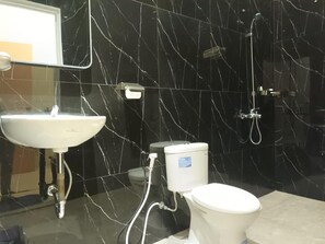 Bathroom - Grand Mansion Hotel (Blitar)