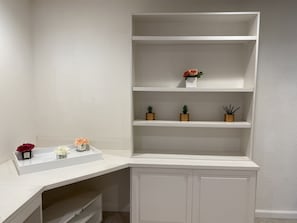 Interior - Newly Renovated Palm Desert Getaway on a Luxurious Golf Course! (Palm Desert)