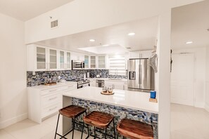 Fridge, microwave, oven, stovetop - New! Beautiful Waterfront Condo, 2 Bed/ 2 Bath, Walk to Beach and Shops, Pool (Fort Myers Beach)