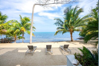 Oceanfront Sunset Gecko Condo - Ground Floor 1B