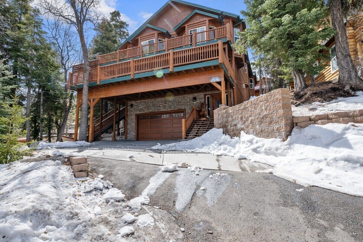 Photo 31 of Spacious Family Retreat in Big Bear Lake: Pet-Friendly, Fire Pit, Sonos & Jacuzzi – 3400 Sq Ft Luxury