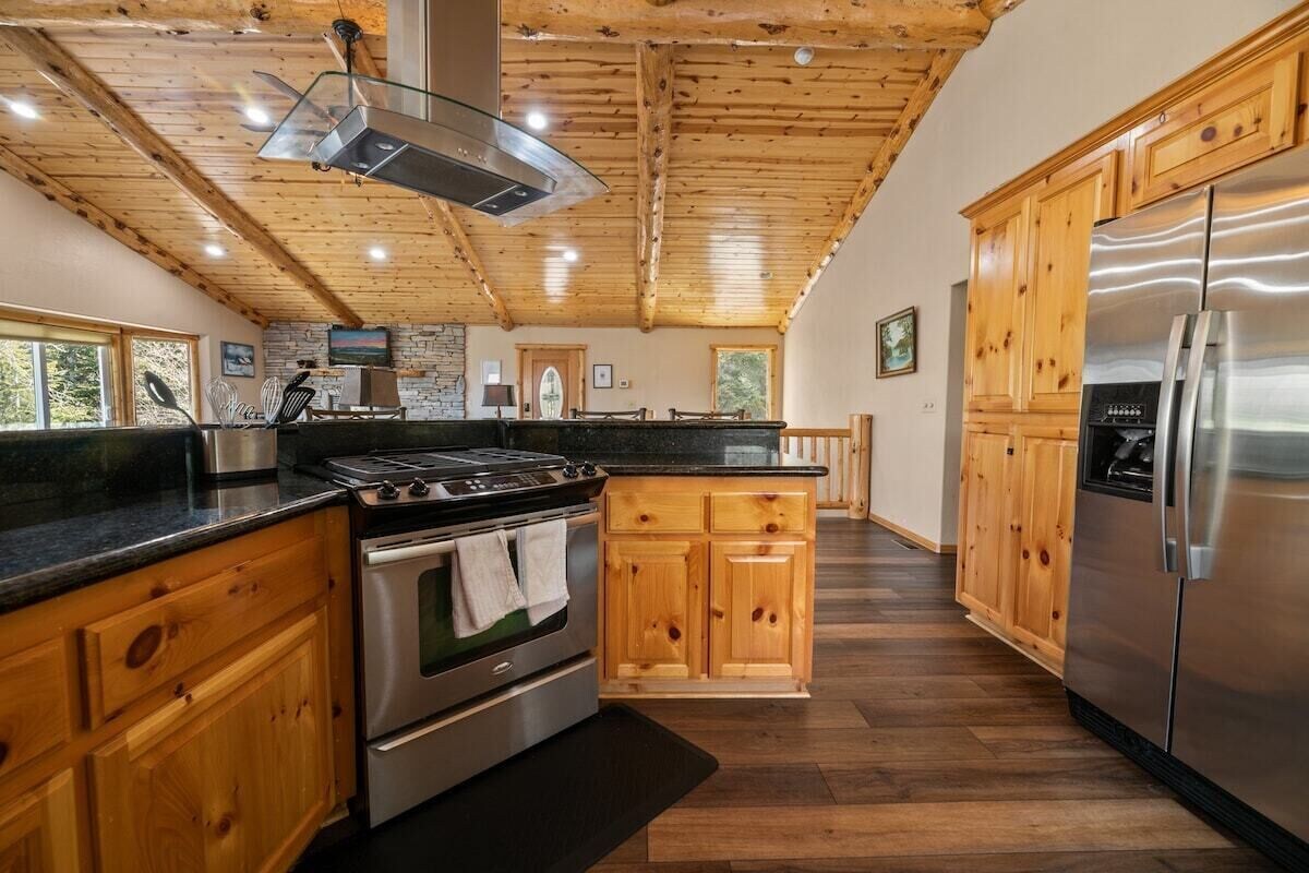 Photo 8 of Spacious Family Retreat in Big Bear Lake: Pet-Friendly, Fire Pit, Sonos & Jacuzzi – 3400 Sq Ft Luxury