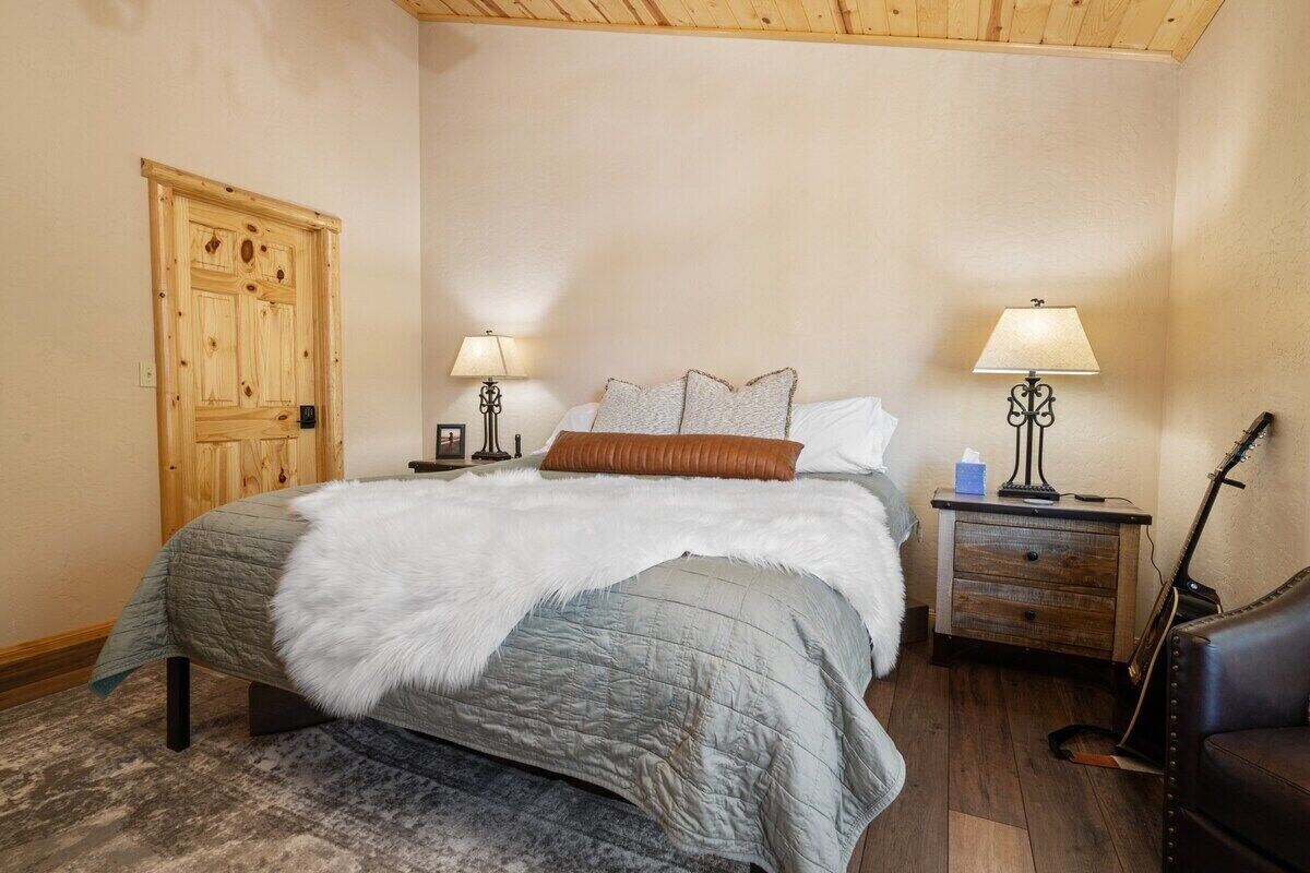 Photo 11 of Spacious Family Retreat in Big Bear Lake: Pet-Friendly, Fire Pit, Sonos & Jacuzzi – 3400 Sq Ft Luxury