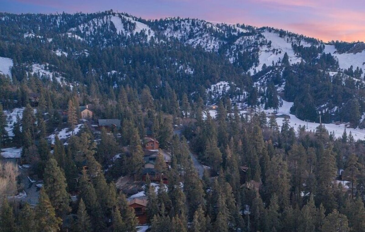 Photo 29 of Spacious Family Retreat in Big Bear Lake: Pet-Friendly, Fire Pit, Sonos & Jacuzzi – 3400 Sq Ft Luxury