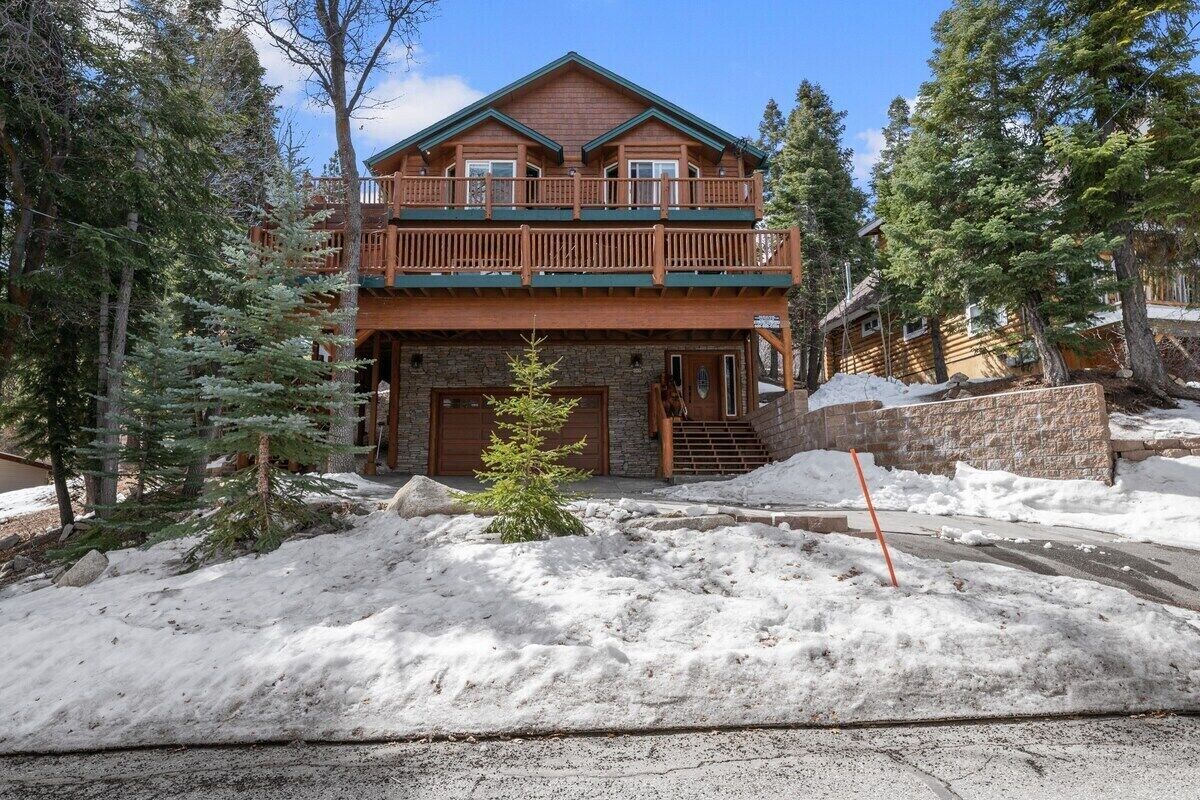Photo 30 of Spacious Family Retreat in Big Bear Lake: Pet-Friendly, Fire Pit, Sonos & Jacuzzi – 3400 Sq Ft Luxury
