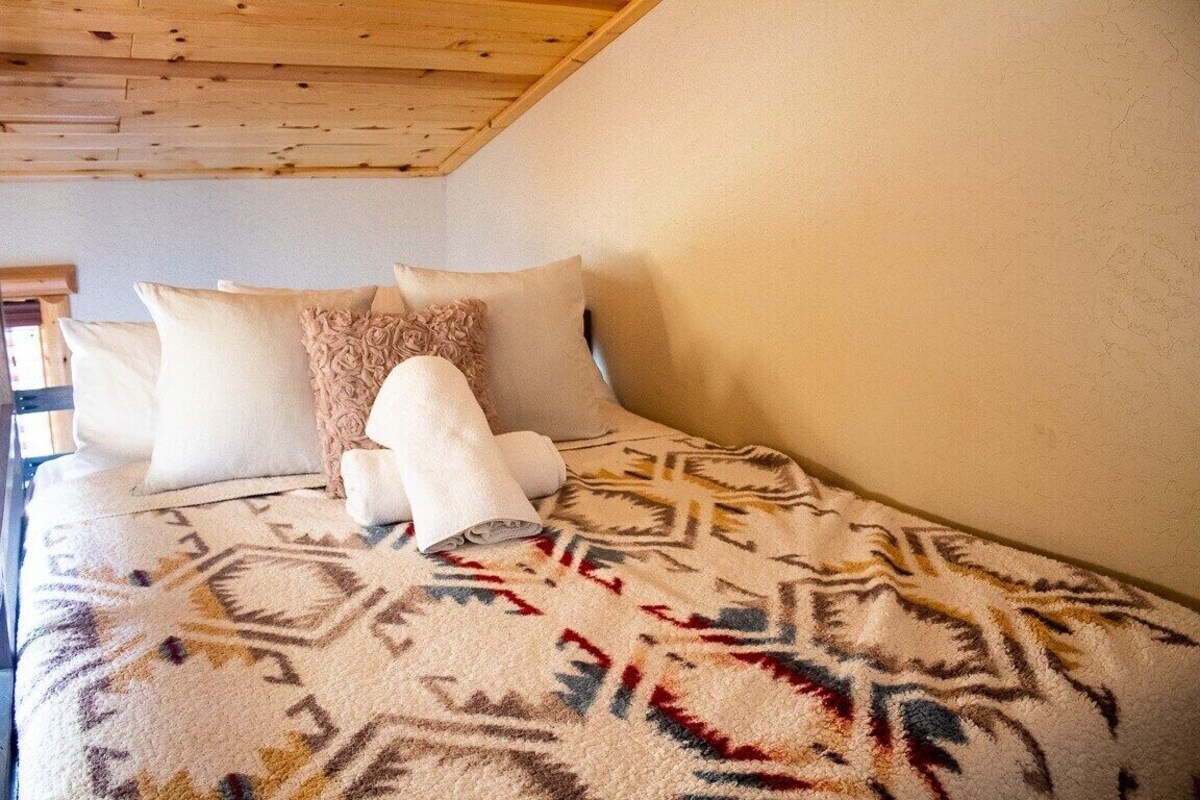Photo 15 of Spacious Family Retreat in Big Bear Lake: Pet-Friendly, Fire Pit, Sonos & Jacuzzi – 3400 Sq Ft Luxury