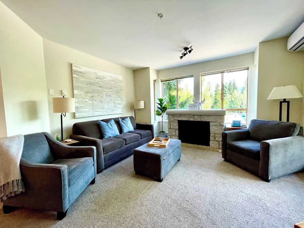 Smart TV, fireplace, offices