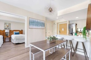2 bedrooms, iron/ironing board, free WiFi, bed sheets - Tyndall | Luxe 2.5 bedroom | Main Whistler Village (Whistler)