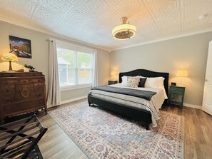 3 bedrooms, desk, iron/ironing board, travel cot