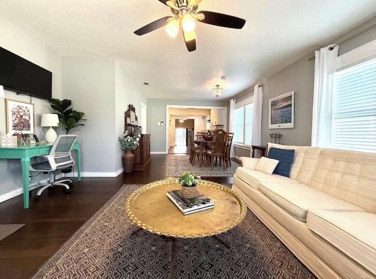 Spacious Vintage Gem - Big Yard - Close To Downtown & Schreiner - Dogs Welcome! - Kerrville, TX