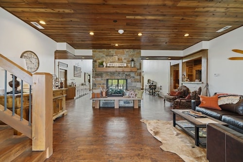 Mountain Lodge on working dude ranch.